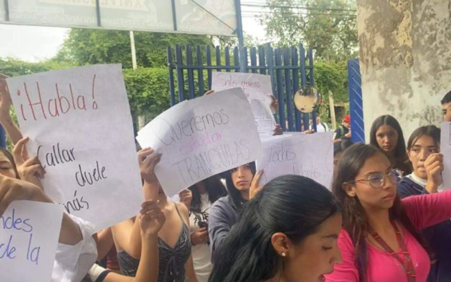 Manifestación alumnos acoso plantel de Tlajomulco de Zuñiga